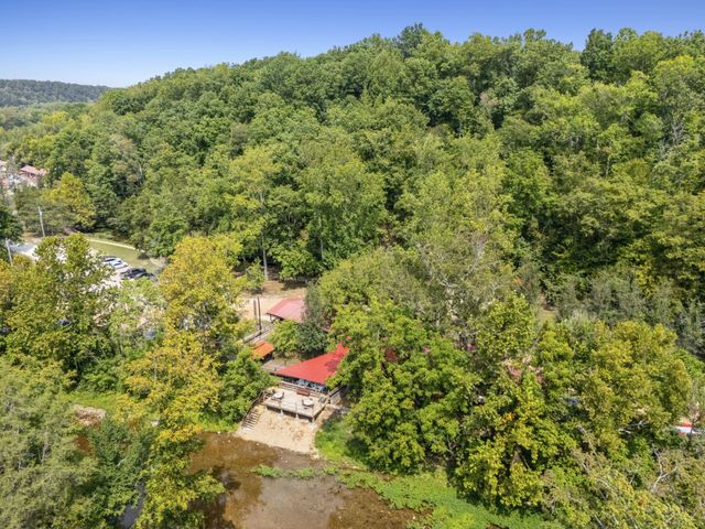 299 Natural Bridge Park Rd, Waynesboro, TN 38485