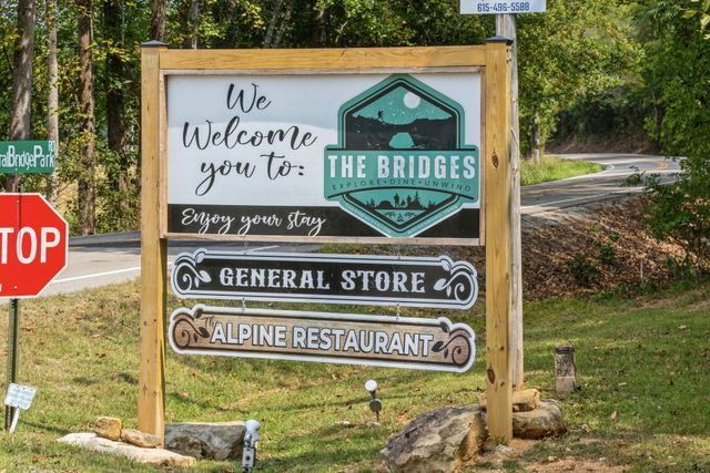 299 Natural Bridge Park Rd, Waynesboro, TN 38485