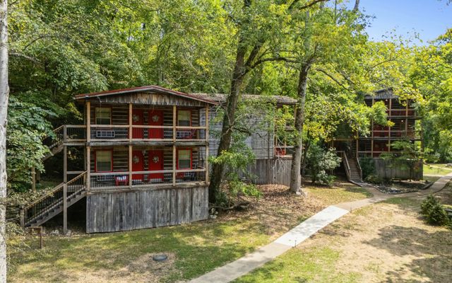 299 Natural Bridge Park Rd, Waynesboro, TN 38485