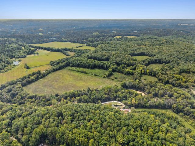 299 Natural Bridge Park Rd, Waynesboro, TN 38485