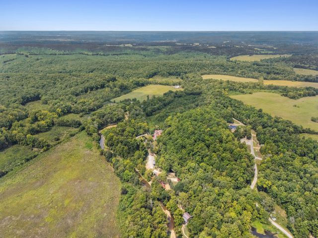 299 Natural Bridge Park Rd, Waynesboro, TN 38485