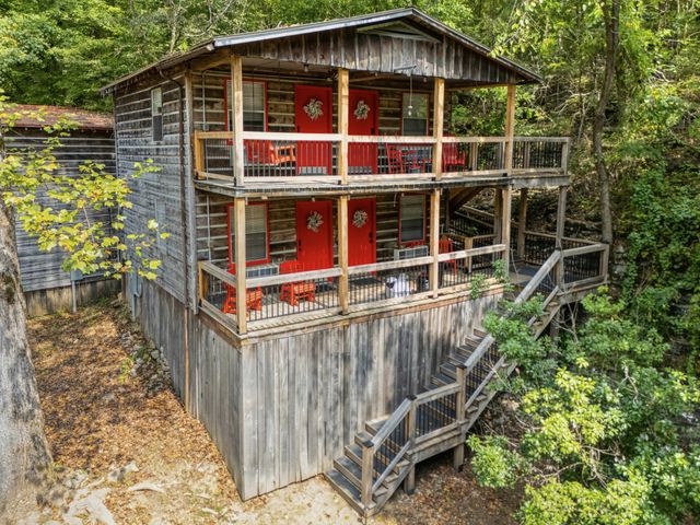299 Natural Bridge Park Rd, Waynesboro, TN 38485