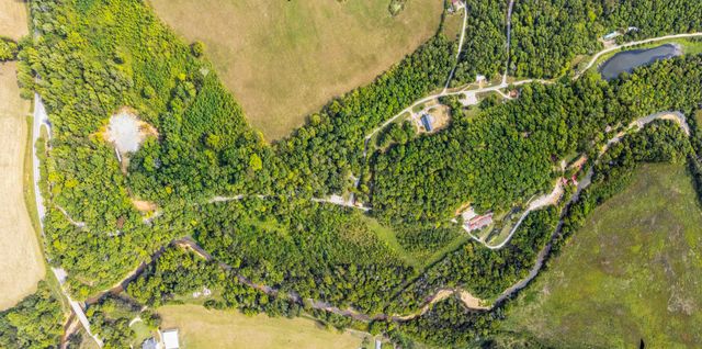 299 Natural Bridge Park Rd, Waynesboro, TN 38485