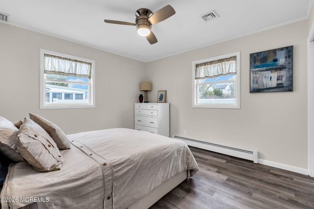 201 Summit Avenue, Belford, NJ 07718