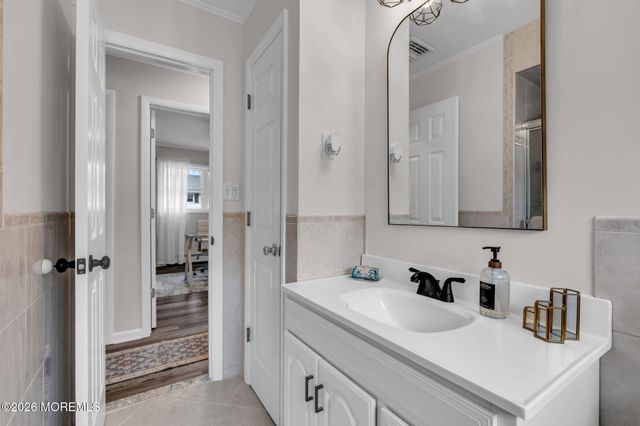 201 Summit Avenue, Belford, NJ 07718