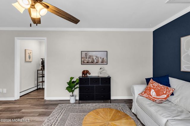 201 Summit Avenue, Belford, NJ 07718