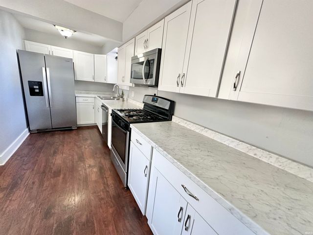 326 Arcadia Court, Fort Wayne, IN 46807