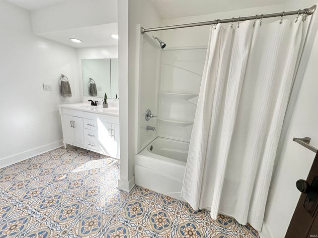 326 Arcadia Court, Fort Wayne, IN 46807