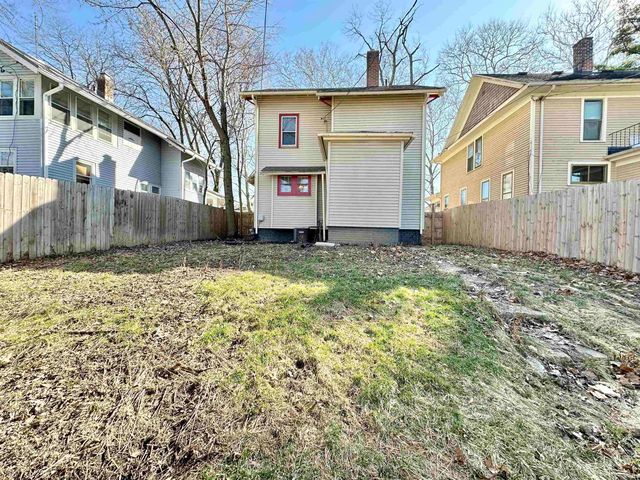 326 Arcadia Court, Fort Wayne, IN 46807