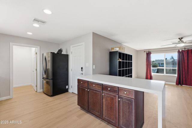 2914 E CACTUS Road, Phoenix, AZ 85032