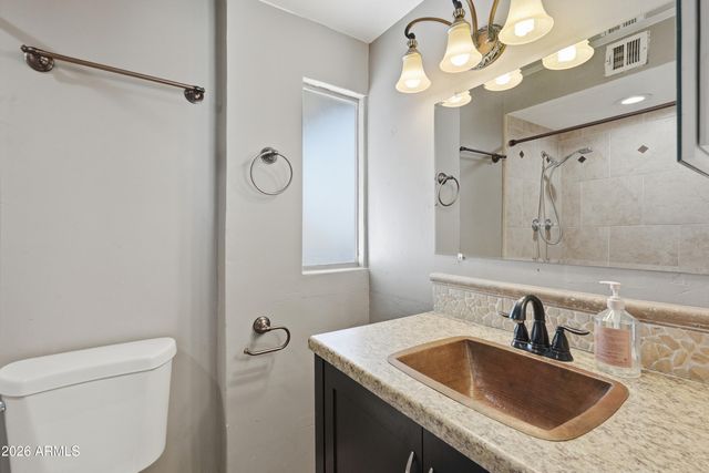 2914 E CACTUS Road, Phoenix, AZ 85032