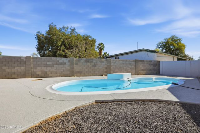 2914 E CACTUS Road, Phoenix, AZ 85032