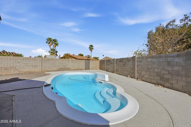 2914 E CACTUS Road, Phoenix, AZ 85032
