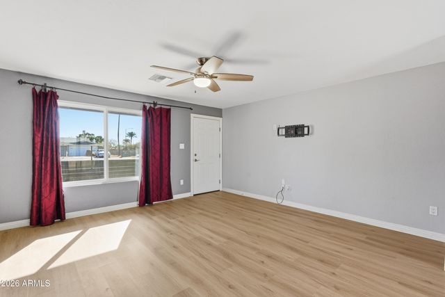 2914 E CACTUS Road, Phoenix, AZ 85032