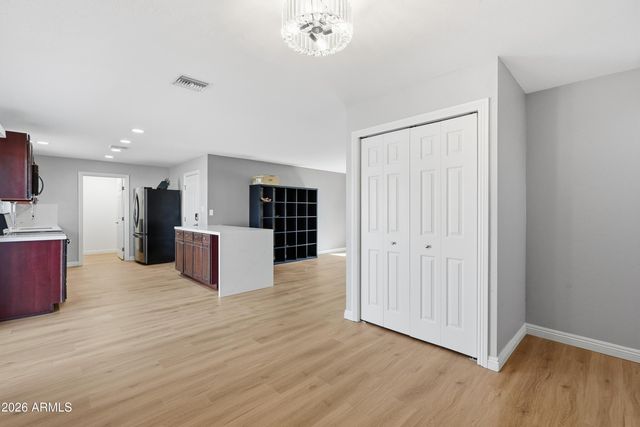 2914 E CACTUS Road, Phoenix, AZ 85032