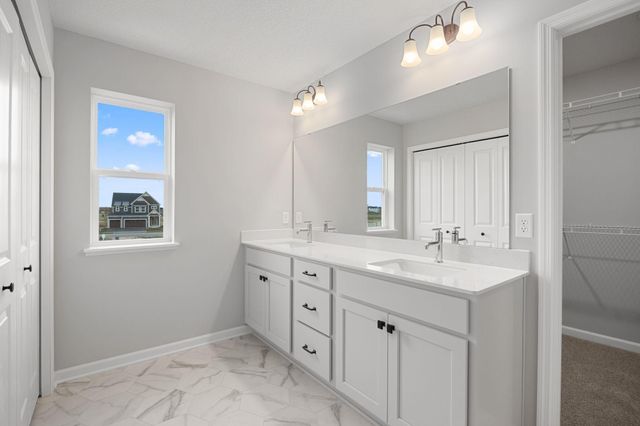 1124 Annacotte Lane, Rosemount, MN 55068