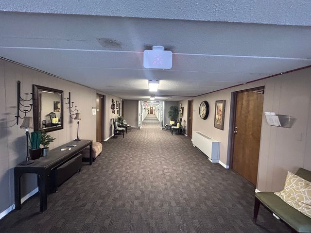 1039 COLLEGE Avenue B, Wheaton, IL 60187