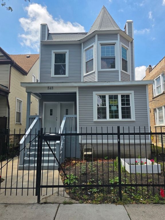 848 N Latrobe Avenue, Chicago, IL 60651