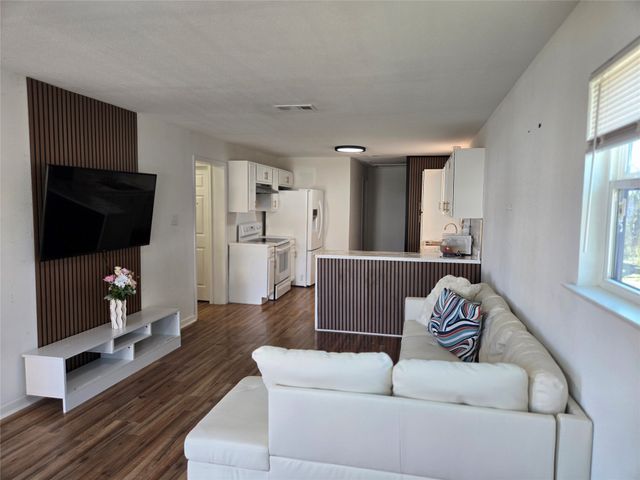 108 W Acheson Street, Denison, TX 75021