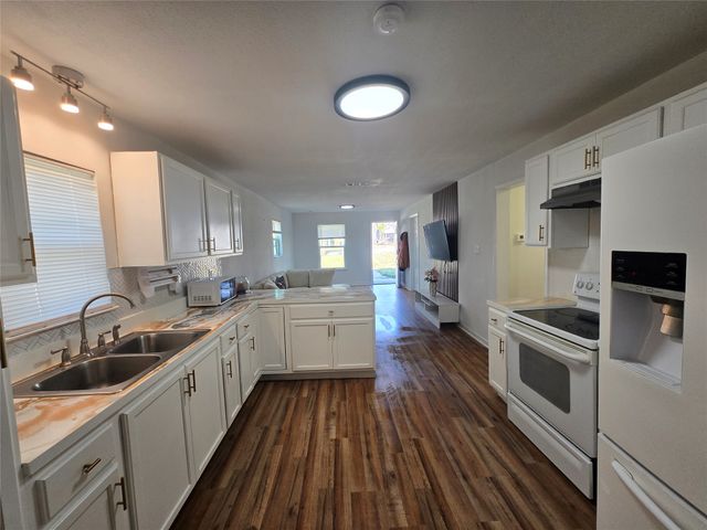 108 W Acheson Street, Denison, TX 75021