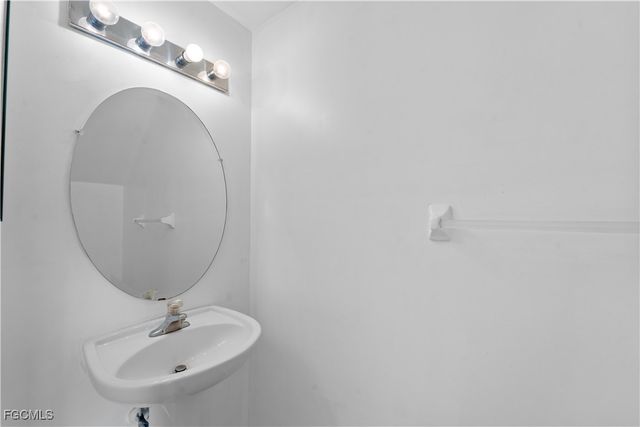 3646 Pine Oak CIR 105, Fort Myers, FL 33916