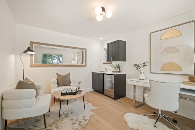911 Peggy Lane, Menlo Park, CA 94025
