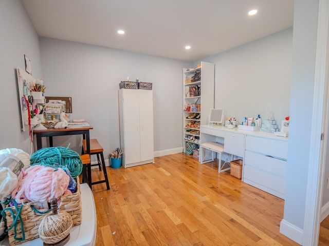 29 Oak Ave, Westport, MA 02790