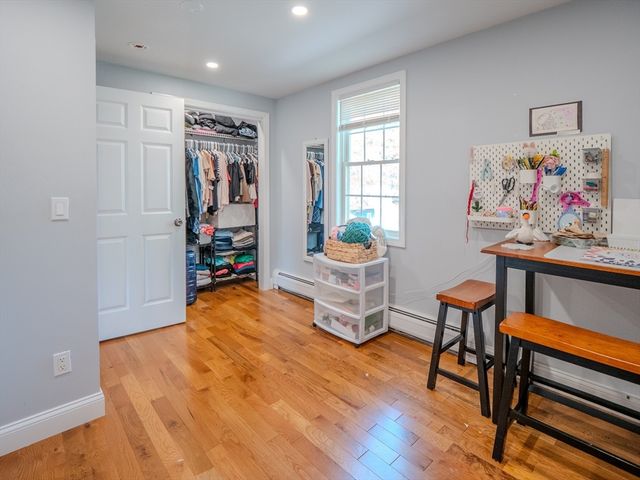 29 Oak Ave, Westport, MA 02790