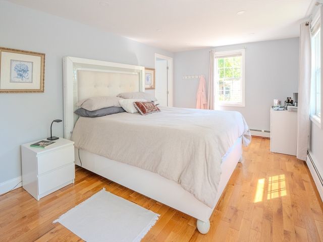 29 Oak Ave, Westport, MA 02790