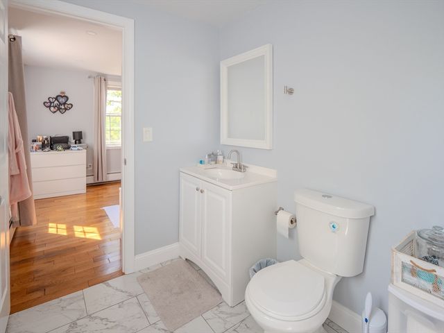 29 Oak Ave, Westport, MA 02790