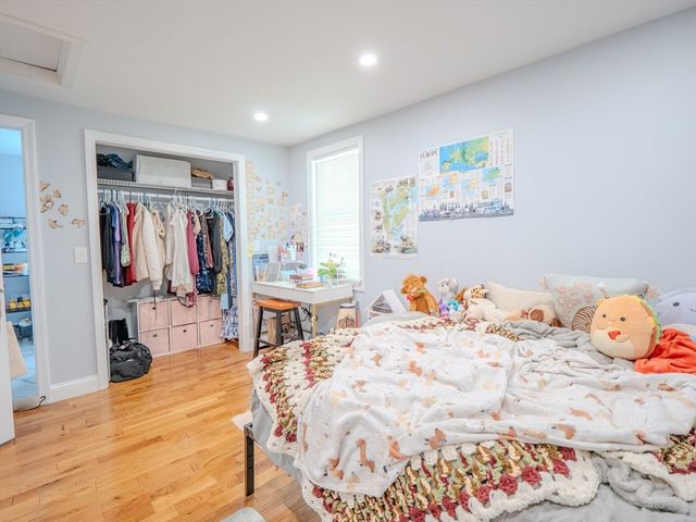 29 Oak Ave, Westport, MA 02790
