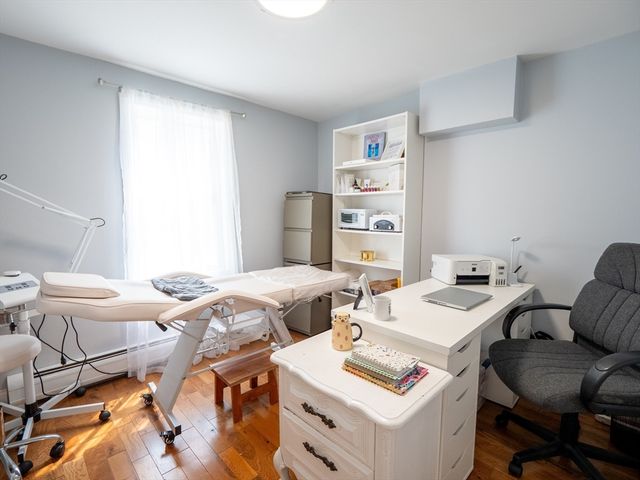 29 Oak Ave, Westport, MA 02790