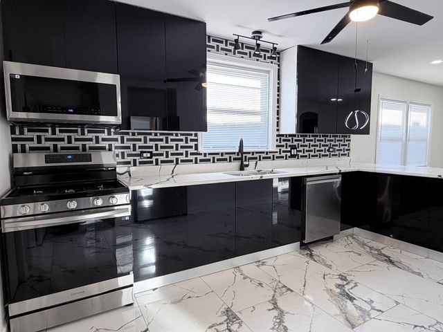 14233 S UNION Avenue, Riverdale, IL 60827