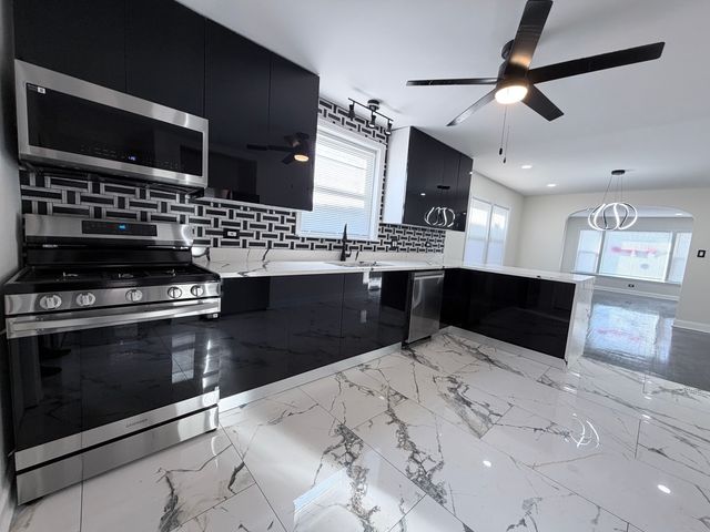 14233 S UNION Avenue, Riverdale, IL 60827