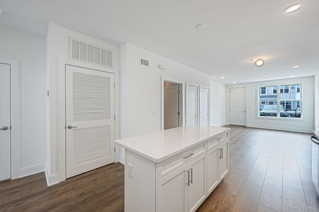 506 Emanuel Way 73, East Meadow, NY 11554