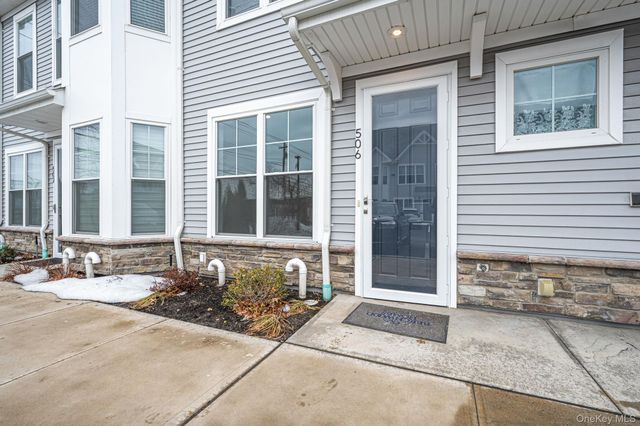 506 Emanuel Way 73, East Meadow, NY 11554