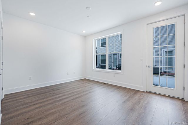 506 Emanuel Way 73, East Meadow, NY 11554