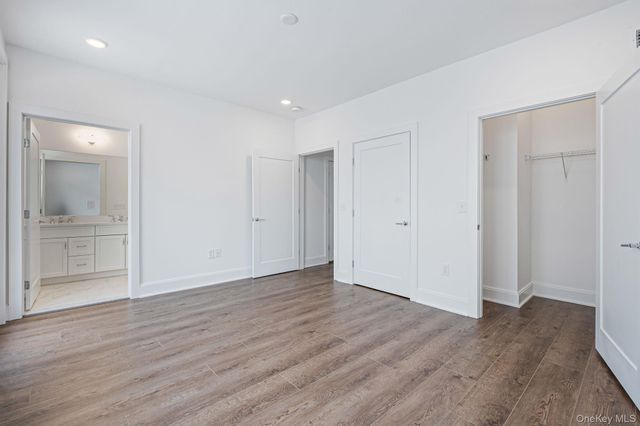 506 Emanuel Way 73, East Meadow, NY 11554