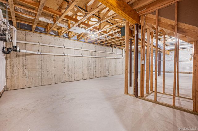 506 Emanuel Way 73, East Meadow, NY 11554