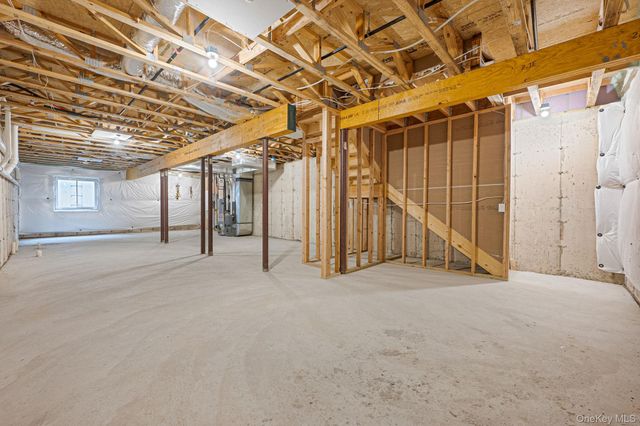 506 Emanuel Way 73, East Meadow, NY 11554