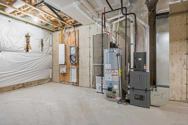 506 Emanuel Way 73, East Meadow, NY 11554