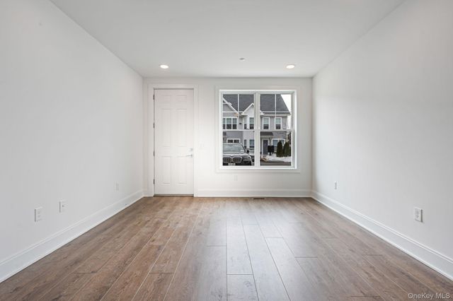 506 Emanuel Way 73, East Meadow, NY 11554