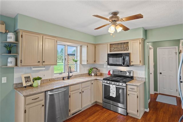1113 Erie Street Road, Macedon, NY 14502