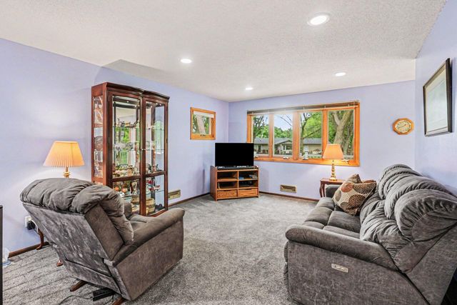 10656 104th Place N, Maple Grove, MN 55369