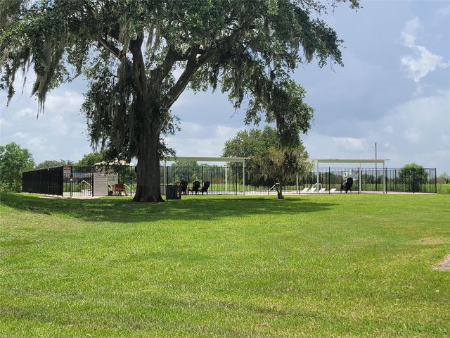 000 Apache Trail, Angleton, TX 77515