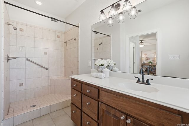 8 WALNUT GROVE RD, Boerne, TX 78006