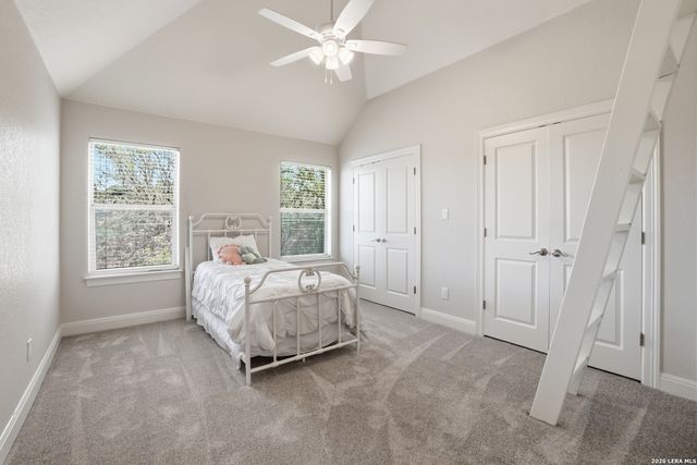 8 WALNUT GROVE RD, Boerne, TX 78006