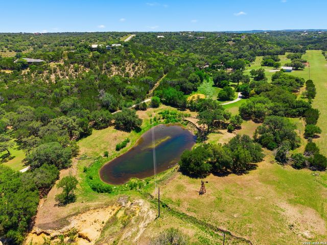 8 WALNUT GROVE RD, Boerne, TX 78006
