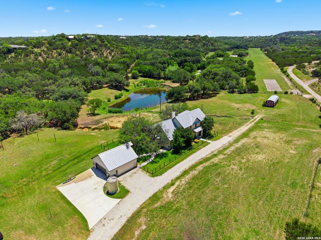 8 WALNUT GROVE RD, Boerne, TX 78006