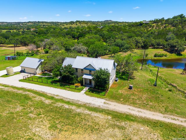 8 WALNUT GROVE RD, Boerne, TX 78006